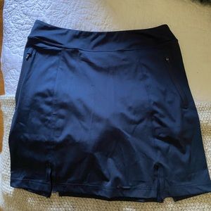 Sunice women’s golf skirt